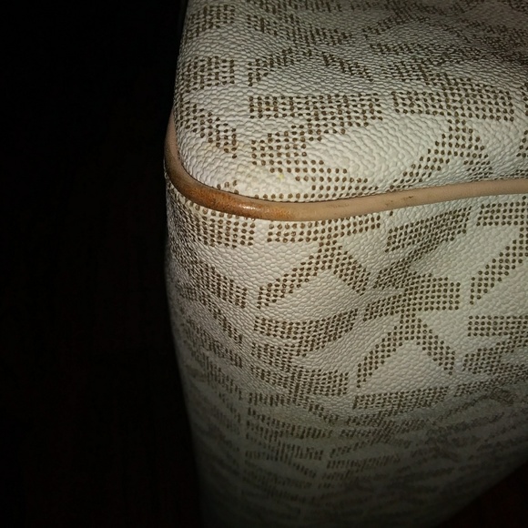 Michael Kors satchel vanilla purse - Picture 5 of 8